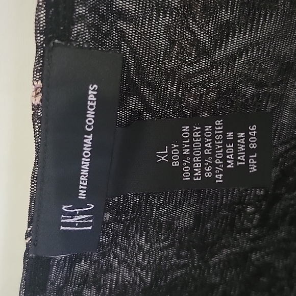 Black Sleeveless Top - Picture 3 of 4